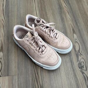 Nike Women's 8 Air Force 1 Pixel Particle Sneakers